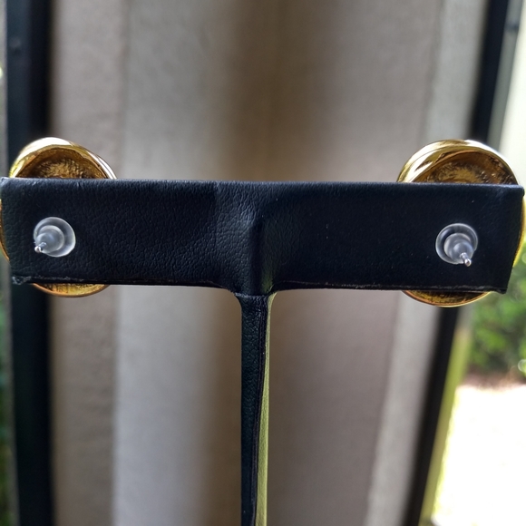 Vintage goldtone nest design earrings - Picture 2 of 2